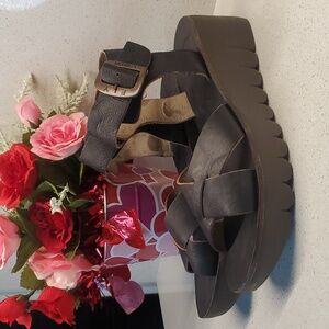 FLY LONDON leather sandals (sz 6.5)
